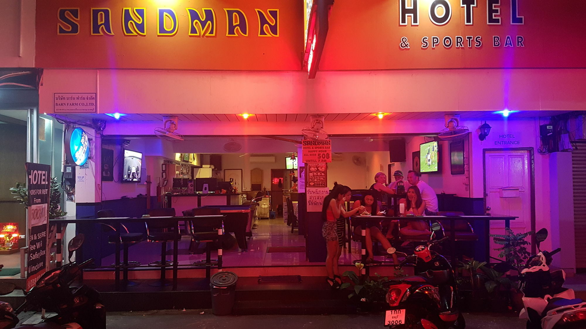 Sandman Hotel & Sports Bar Pattaya Bagian luar foto